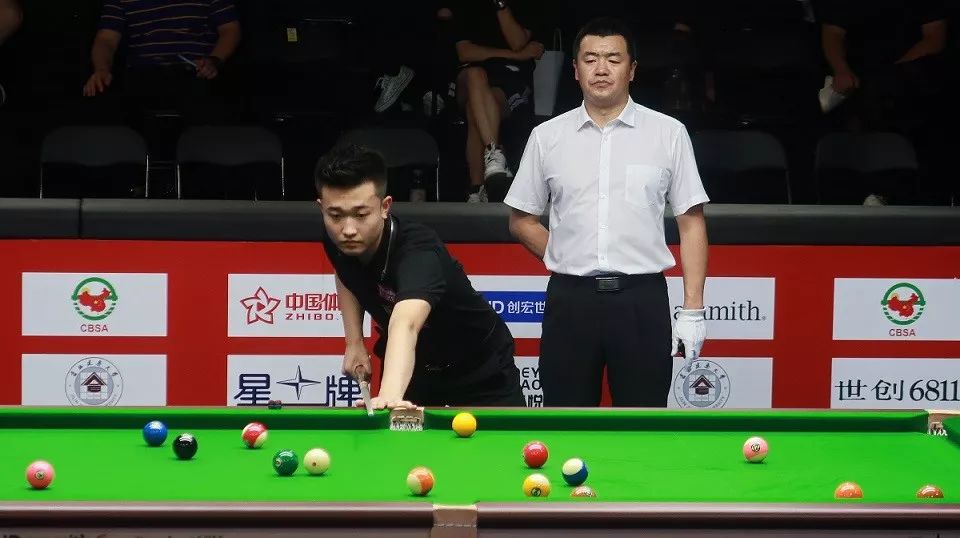 队在赛场上 队在赛场上