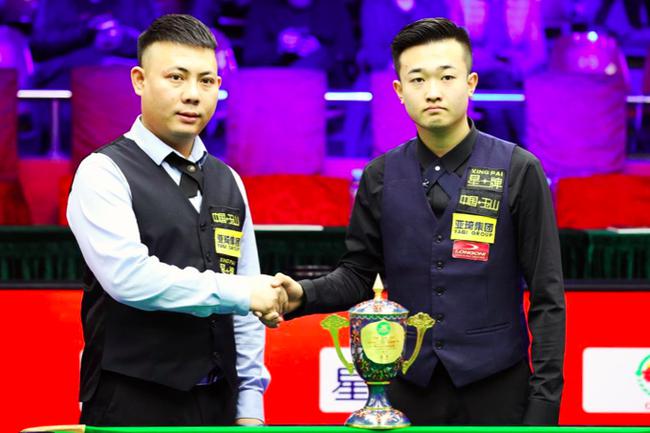 他的表现为 他的表现为