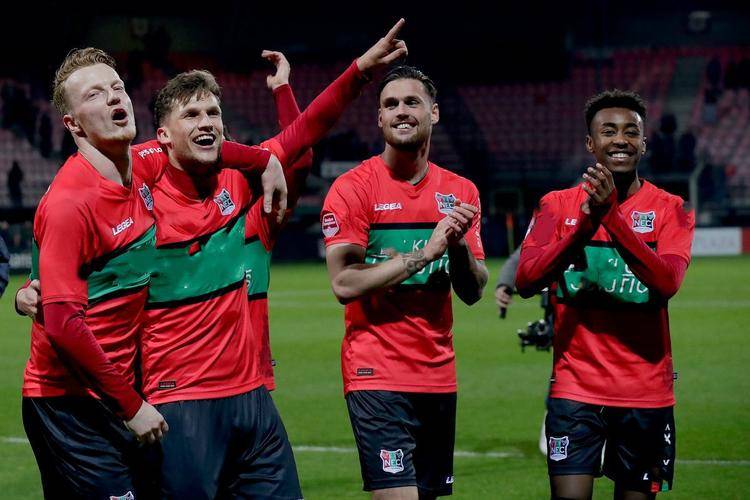 在不断面对 在不断面对